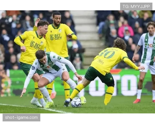 格罗宁根主帅战术灵活调整，球队新赛季状态回升引关注