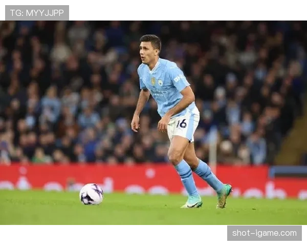 罗德里的精准长传球