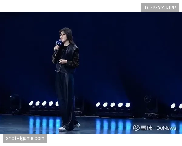 张楠这生活绝对不是咱们想象的，家里那摆件柜够一个小卖部开的节奏了吧？